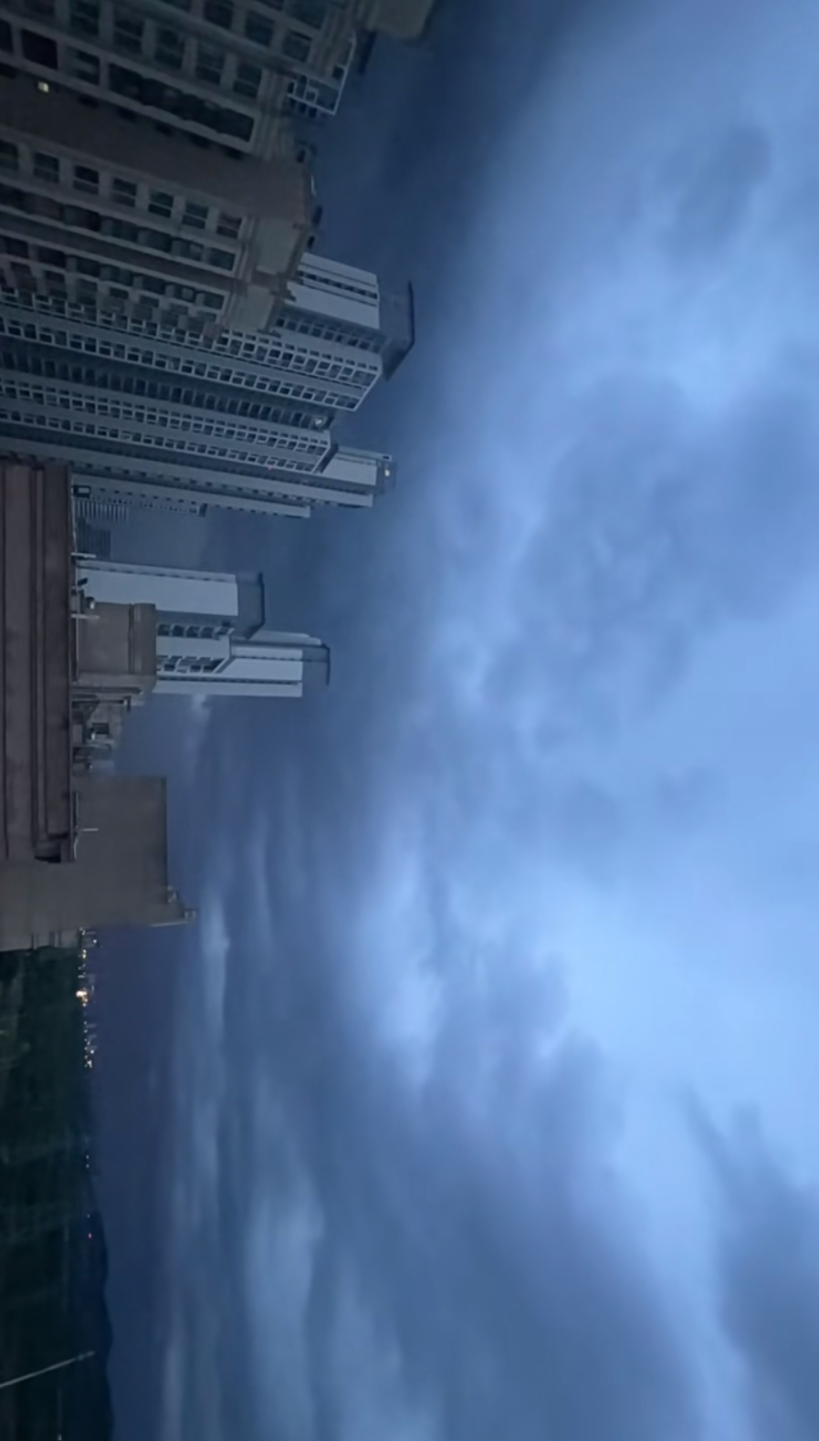 武漢暴雨電閃雷鳴部分道路出現積水，內澇監測讓城市“耳聰目明”(圖1)